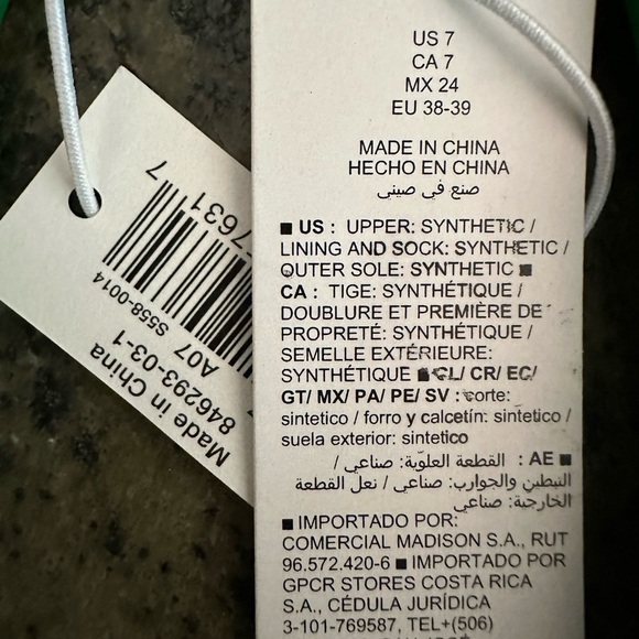 Old navy bright green slides size 7 - Picture 6 of 6